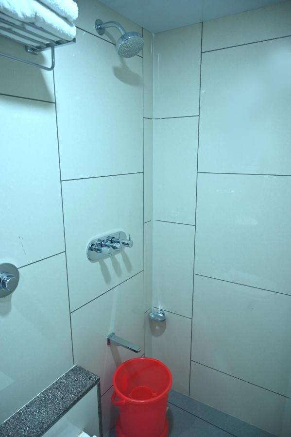 Hotel Aaram Umargam Exterior photo
