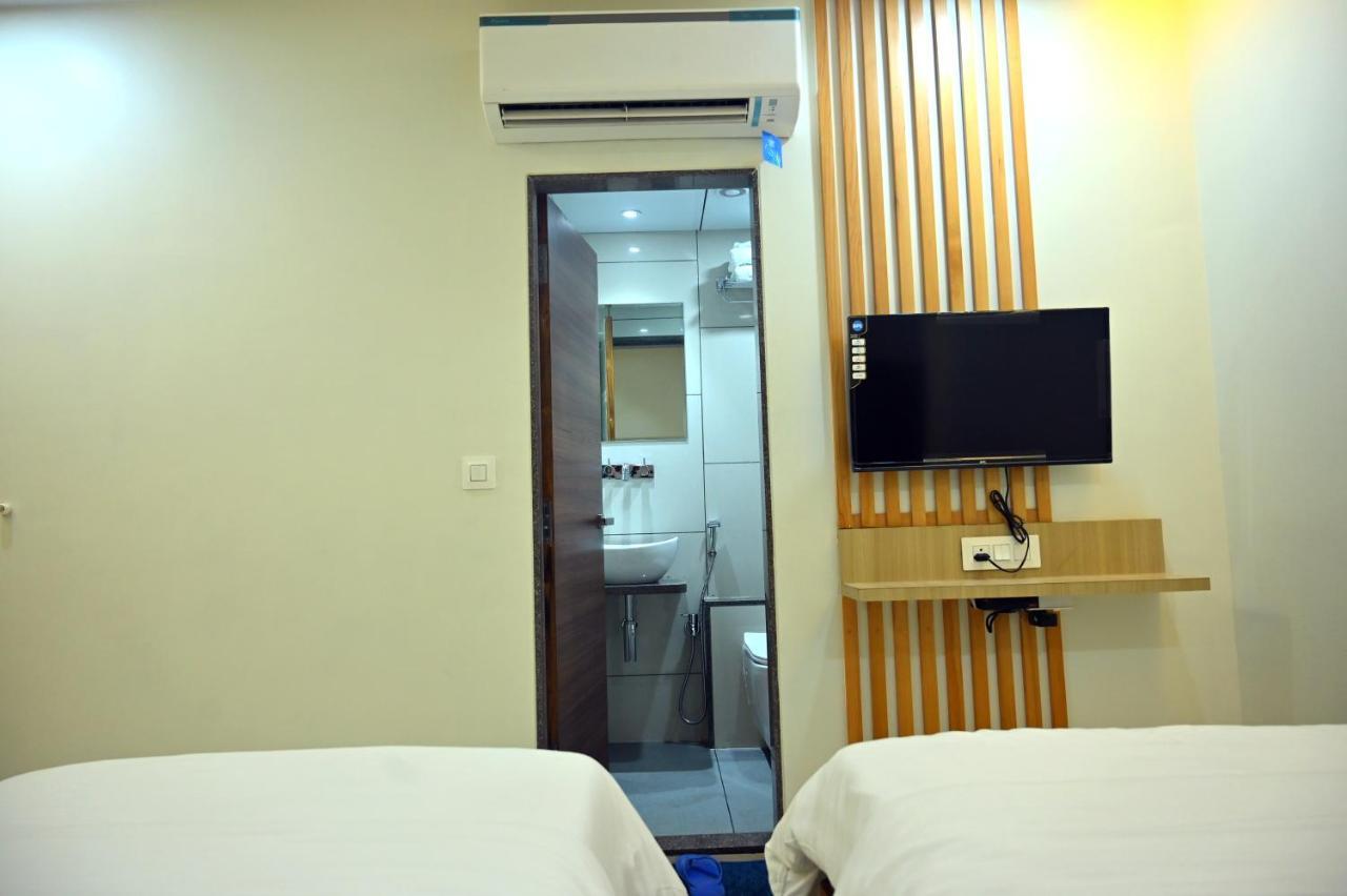Hotel Aaram Umargam Exterior photo